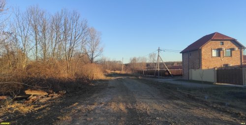 Перспективная ООПТ Юбилейный лес на юго-западе ограничена жилой зоной Центральной усадьбы совхоза Юбилейный (г.Армавир)