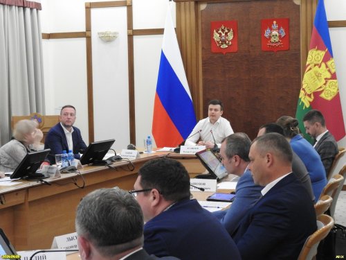 Совещание вёл заместитель Губернатора Краснодарского края Лузинов Р.С.