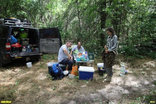 Обед на территории перспективной ООПТ Краснопоселковая роща с участком степи 