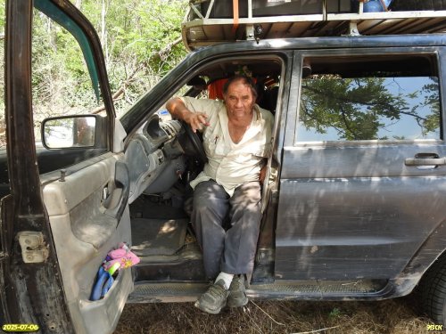 Водитель Г.Учкуров на территории перспективной ООПТ Балка Малая Бурая