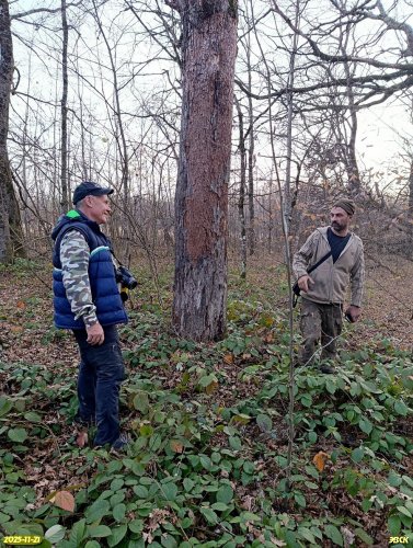 Волонтёр Е.Витишко и местный фермер Г.Перепелица, поддерживающий создание ООПТ Грушкинские дубравы