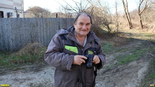 Водитель Г.Учкуров на обследрвании перспективной ООПТ Роща в переулке Советский