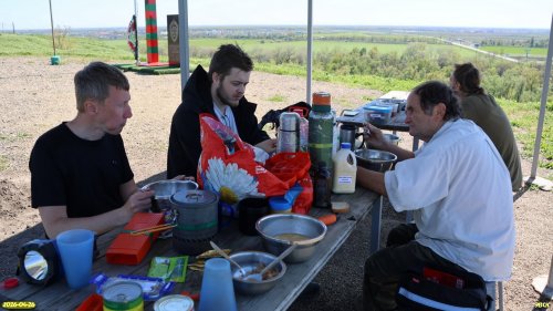 Обед в районе перспективной ООПТ Усть-Лабинский высокий берег 