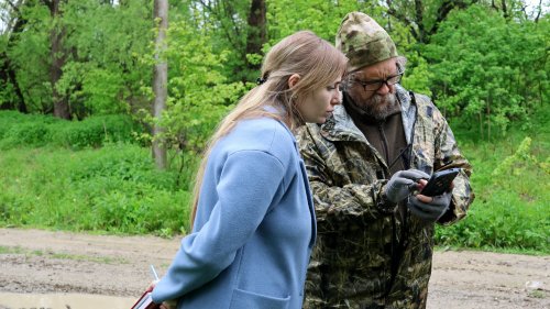 Гл. специалист управления с/х администрации Крымского района Пацман В.О. и координатор ЭВСК Рудомаха А.В. в Никитинском лесу 