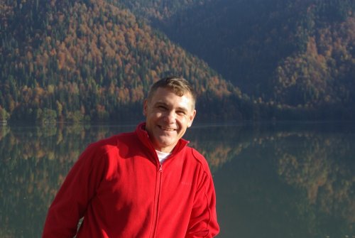 (2011-11-10) Евгений Витишко на озере Рица